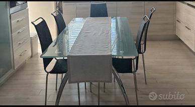 Set tavolo e sedie