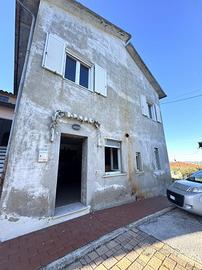 3 LOCALI A MONTEGRIDOLFO