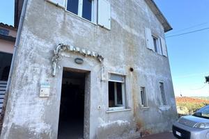 3 LOCALI A MONTEGRIDOLFO