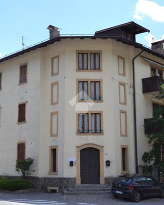 4 LOCALI A PINZOLO