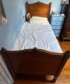 Letto singolo completo antico in rovere