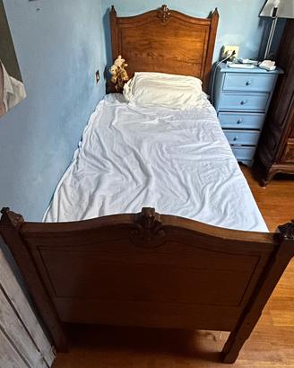 Letto singolo completo antico in rovere