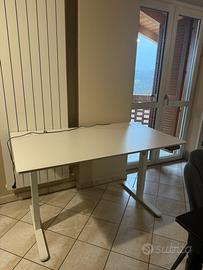 Scrivania regoalbile