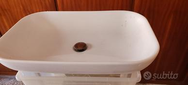 Lavello per bagno da appoggio