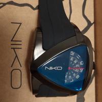 Orologio NIKO triangolo