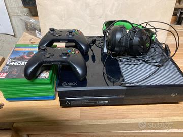 Xbox one + 2 joystick + cuffie + giochi