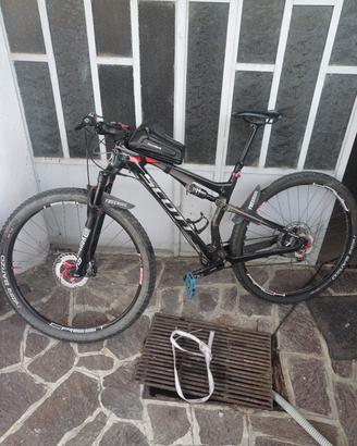 MTB CARBONIO SCOTT SPARK 910