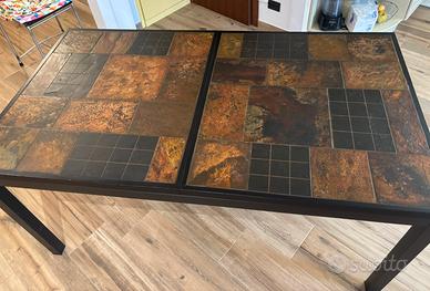 Tavolo con pianale in pietra