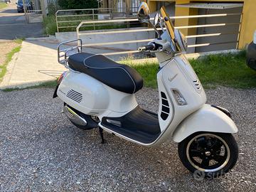 Vespa 300 gts