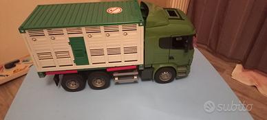 Camion porta animali BRUDER