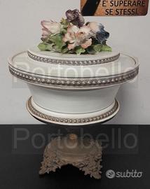 Codice: 268361 CENTROTAVOLA CON COPERCHIO IN CERA