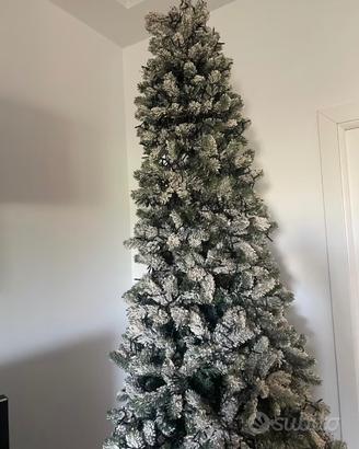 Albero di Natale + tronco + luci