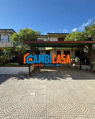 Via Chiesazza Sperone - Villa su due elevazioni