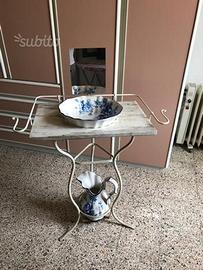 Set toilette in ferro, catino, brocca e specchio