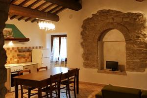 Appartamento indipendente arredato con giardino