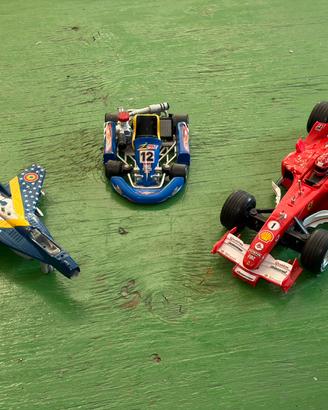 3 modellini (Ferrari F1, caccia MiG-29, Go-Kart)