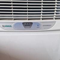 Condizionatore portatile con unità esterna.