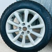Gomme con cerchi originali Ford Focus .