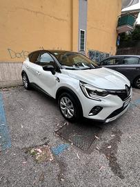 Nuova Renault Captur Full Hybrid