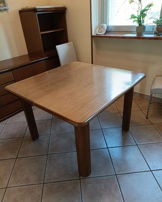 Tavolo in legno massello