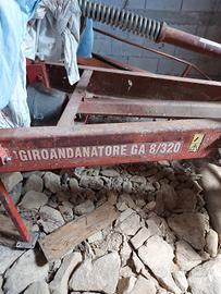 attrezzatura agricola voltafieno 