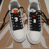 Sneakers bambina nuove tg 38