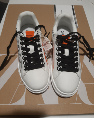 Sneakers bambina nuove tg 38