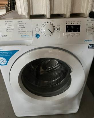 Lavatrice Indesit Life Proof 7 kg/1000 giri