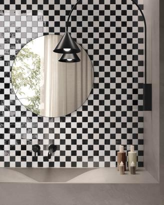 Mosaico su rete bianco e nero