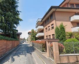 Monolocale arredato con balcone - Vicino Rho