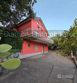 Villa singola a Piedimonte Etneo - Presa