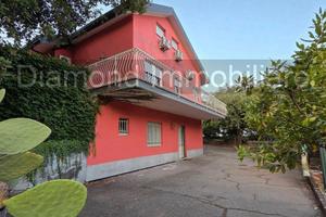 Villa singola a Piedimonte Etneo - Presa