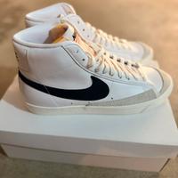 NIKE BLAZER