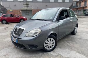 Lancia Ypsilon 1.3 MJT 75 CV Oro