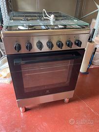 Cucina a gas con forno elettrico electrolux