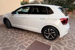 VOLKSWAGEN POLO - HIGHLINE - 1.0TSI - 95cv