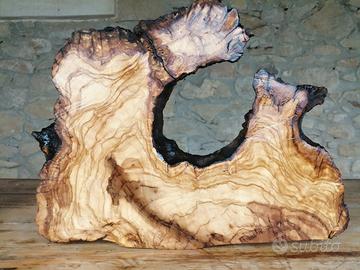 tagliere in radice di ulivo