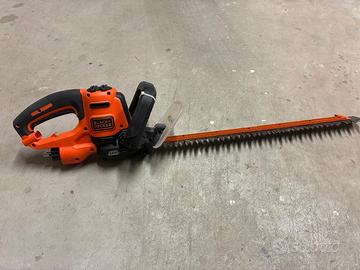 Tagliasiepi elettrico Black+Decker  500 W