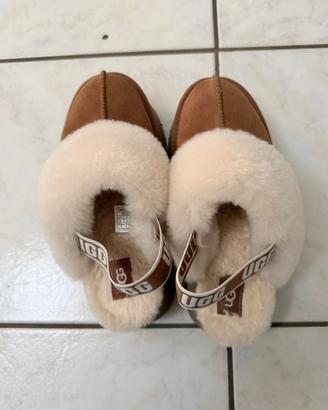 Ugg con laccio