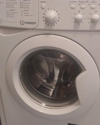 lavatrice Indesit iwc61052