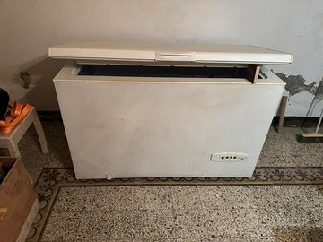 Congelatore a pozzetto praticamente nuovo