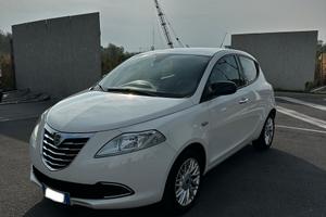 Lancia Ypsilon 1.2 Fire Gold