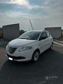 Lancia Ypsilon 1.2 Fire Gold