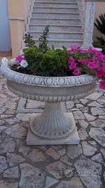 Antica vasca/fioriera in marmo di Carrara.