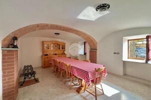 CASA SEMINDIPENDENTE A MONASTERO DI LANZO