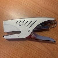 Cucitrice a pinza in metallo