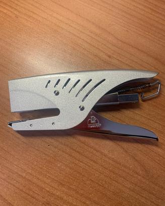 Cucitrice a pinza in metallo