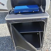 Mobiletto e fornello per uso camper e campeggi