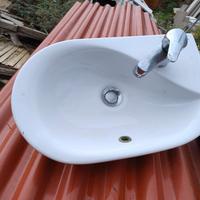 Lavabo in ceramica Globo