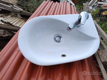 Lavabo in ceramica Globo